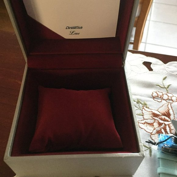 LOVE💓 COLLECTION Chrono tech Brand New Watch With Genuine Crystal - Picture 3 of 4